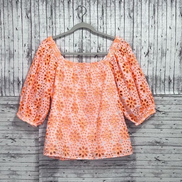 Lilly Pulitzer Kerrigan Elbow Sleeve Top Fun Flower Eyelet - Picture 1 of 7